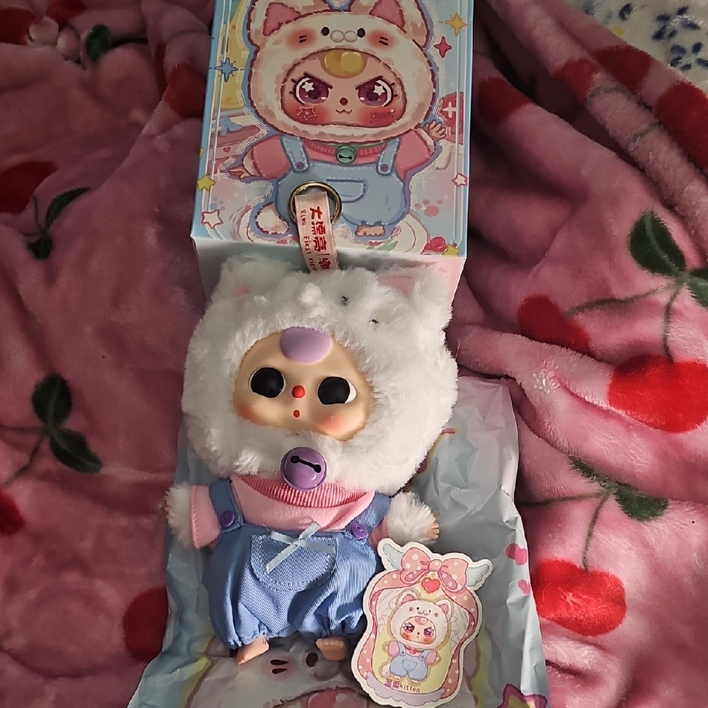 Baby 3 White Cat Plush Charm